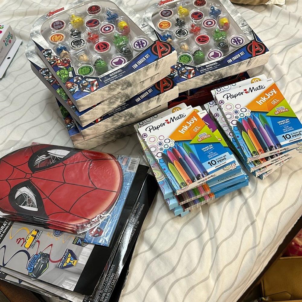 (MAKE OFFERS) Birthday return gifts